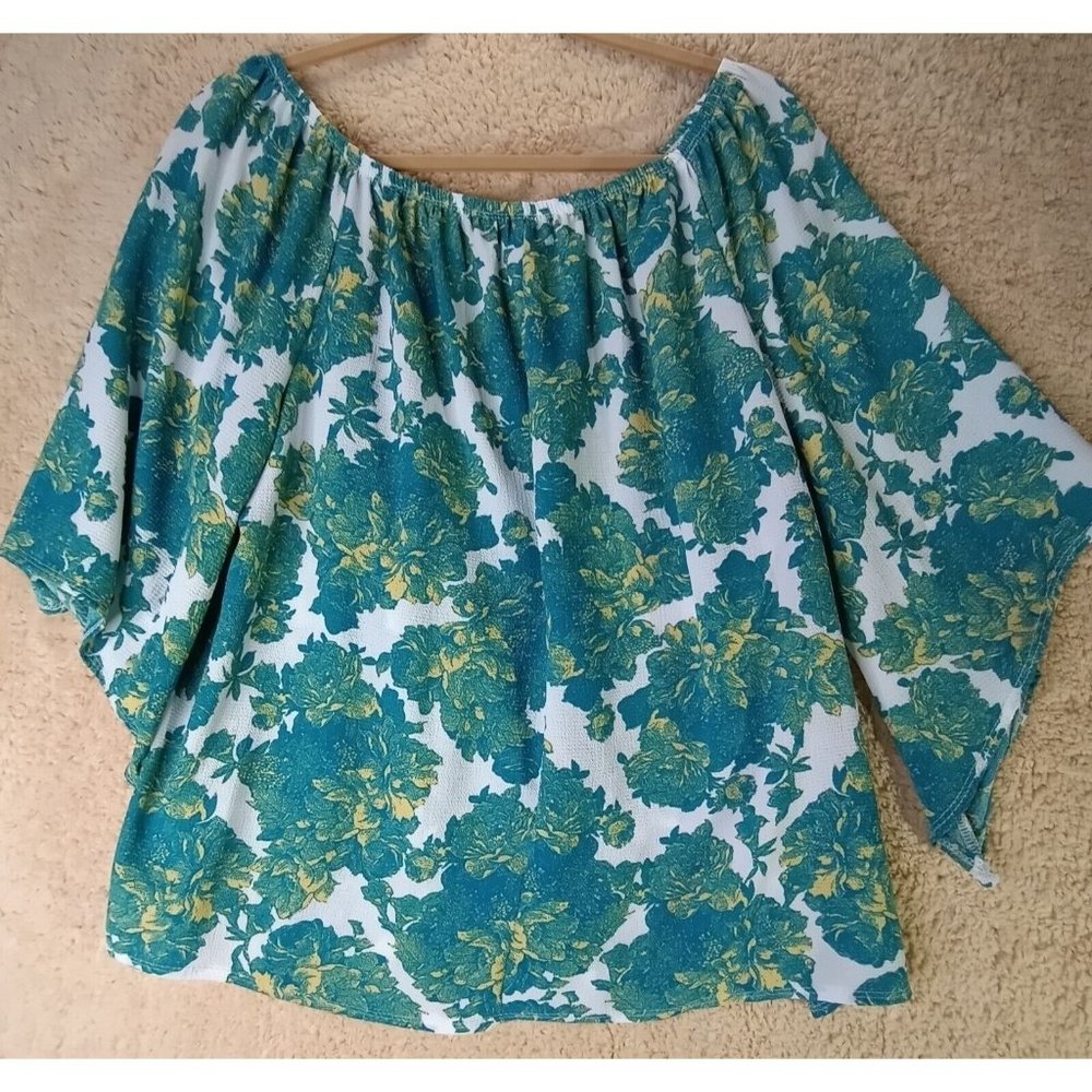 American City Wear Women's Sz 2X Elastic Collar Kimono Sleeve Floral Top